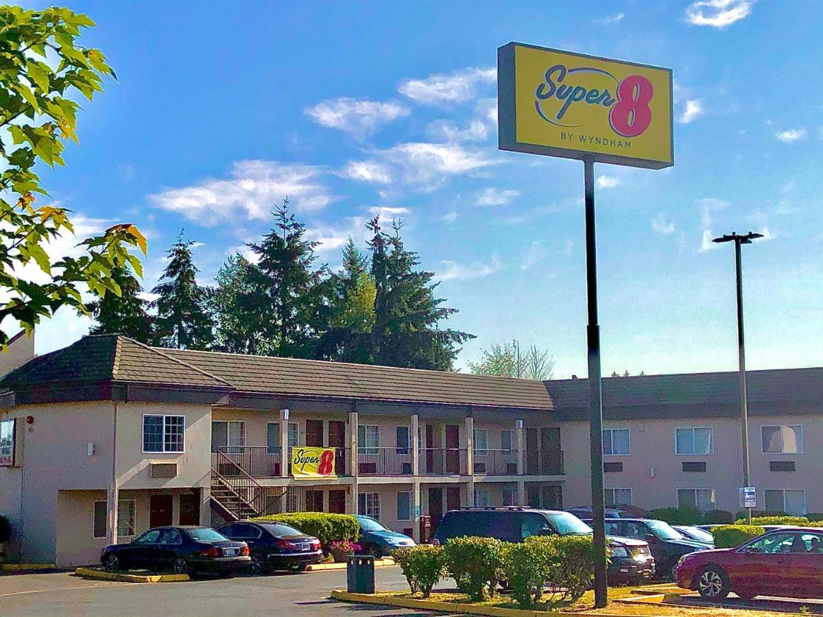 Super 8 By Wyndham Lynnwood Motel Exterior photo